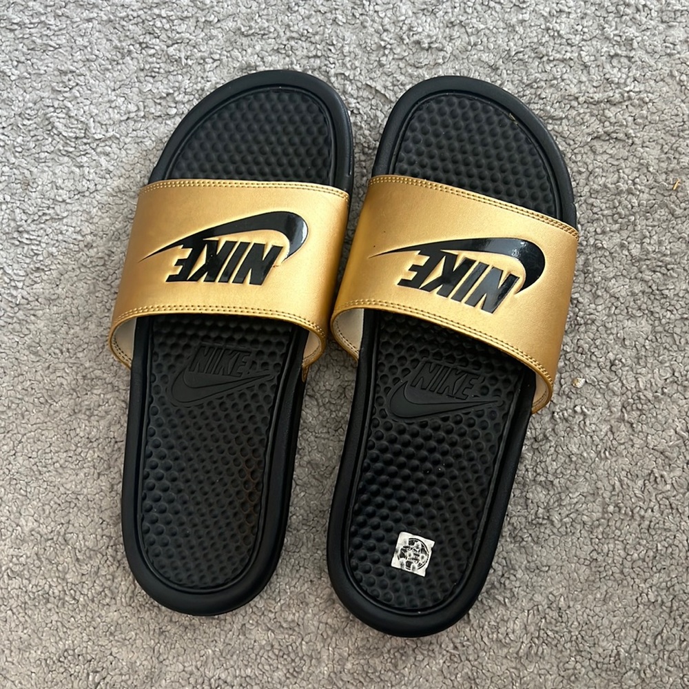 Nike slides size 9